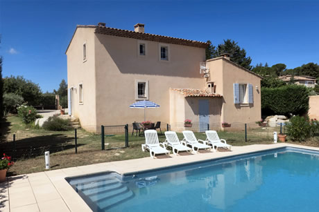 G&icirc;te en Luberon avec piscine priv&eacute;e